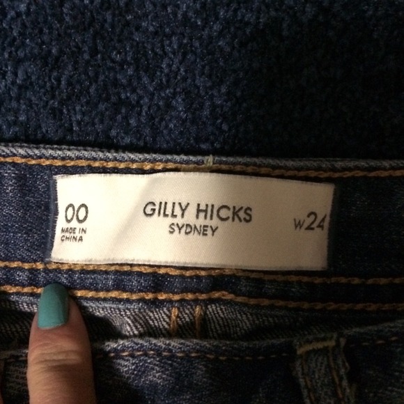 Ripped booty shorts - Picture 3 of 3