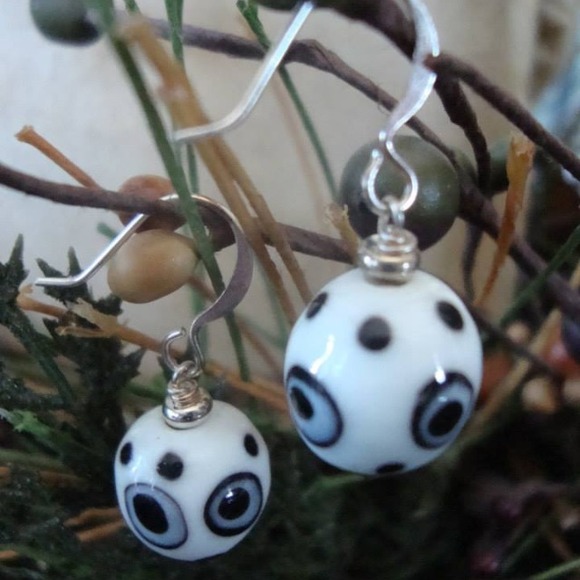 Earrings - Picture 1 of 1