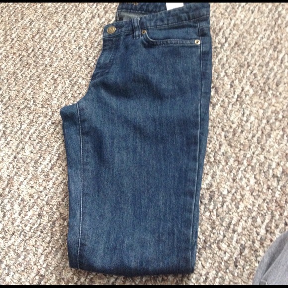 Cute size 0 Michael Kors dark skinny jeans!