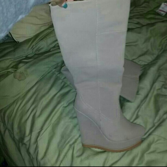 🔴SOLD🔴Tan Knee Length Boots