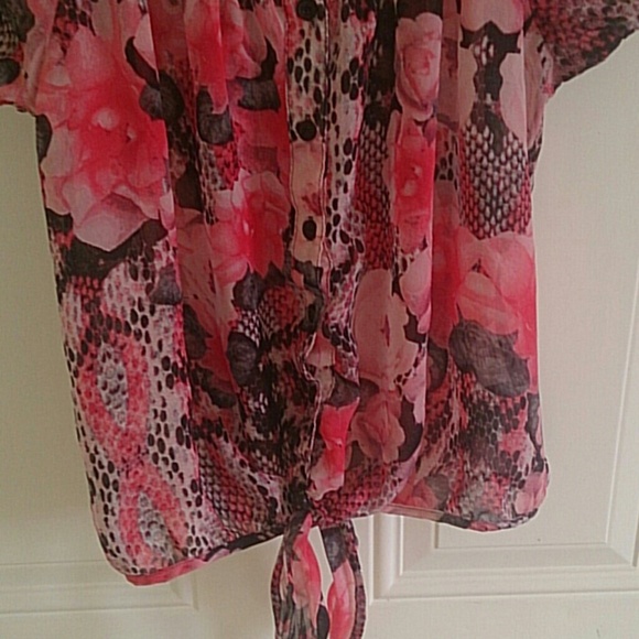 Sheer floral button down top! - Picture 2 of 3