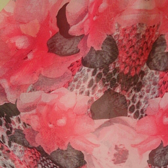 Sheer floral button down top! - Picture 3 of 3