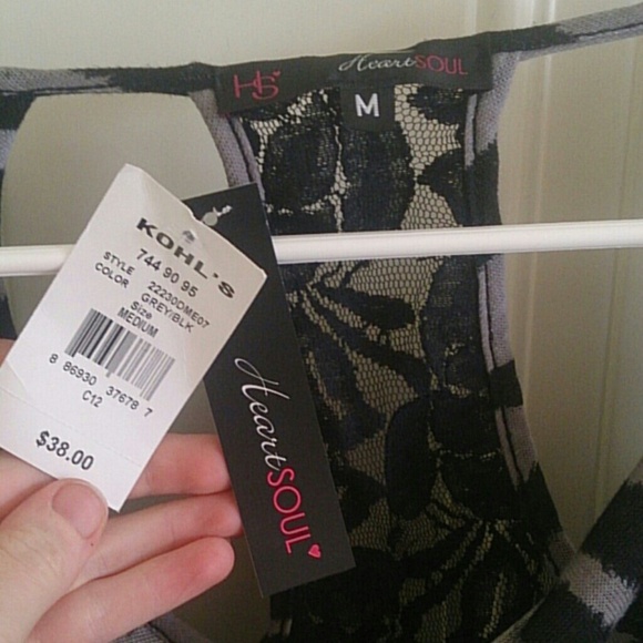 Zebra cowl neck top! NWT - Picture 3 of 3