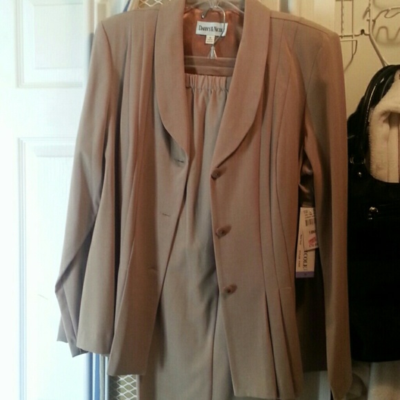 Taupe Danny&Nicole's pant suit