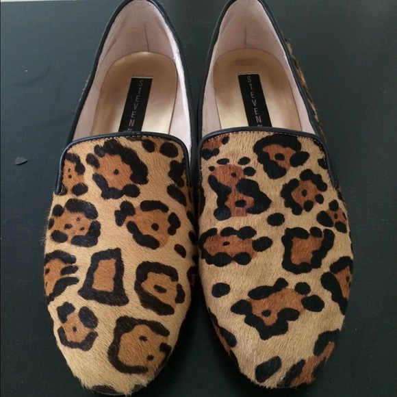 gently worn Steven leopard print loafers