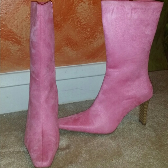 Pretty in Pink Suede Boots!!!