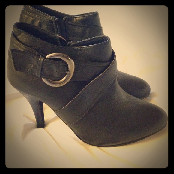 Black healed booties