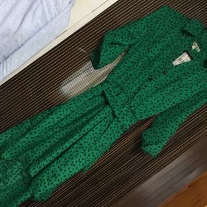 Green/black dress