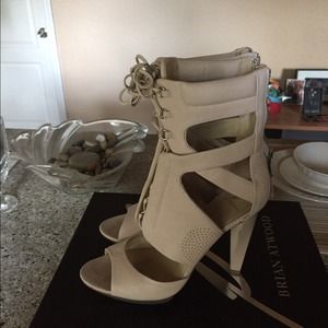 B Brian Atwood size 10