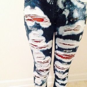 🎉 Ripped Jeans 🎉