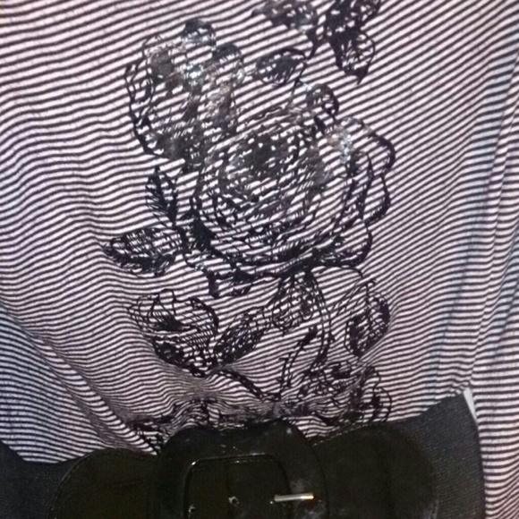 Batwing belted top! - Picture 2 of 4