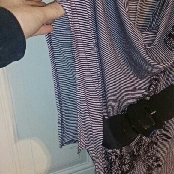 Batwing belted top! - Picture 3 of 4