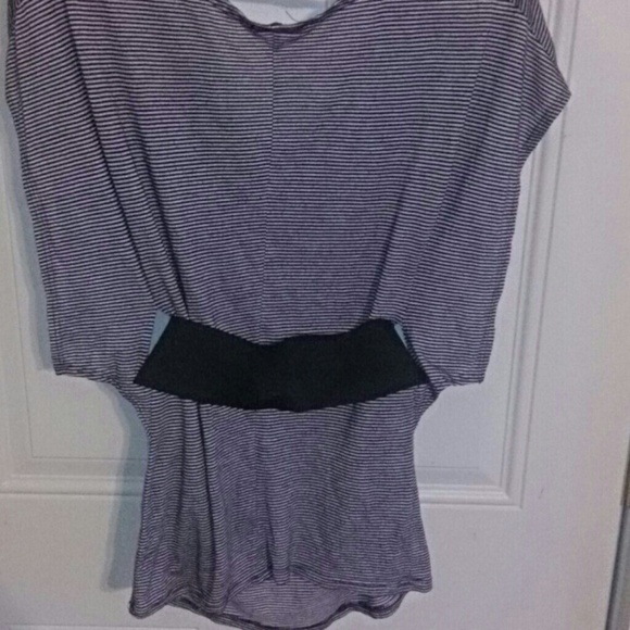 Batwing belted top! - Picture 4 of 4