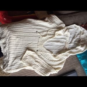 Cream sweater EUC