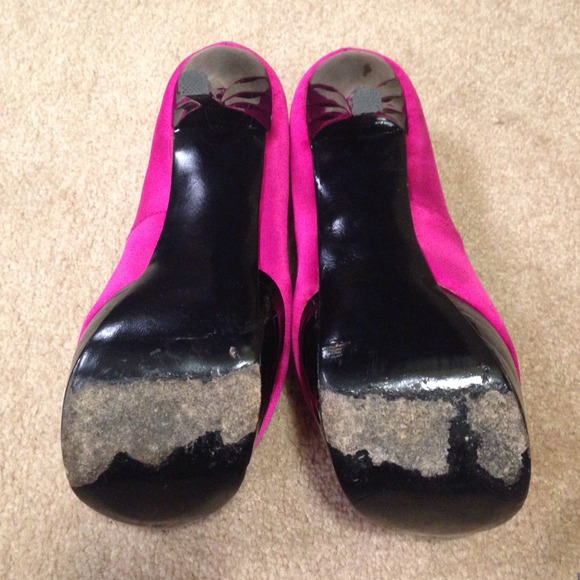 Hot Pink Satin Pumps Heels - Picture 4 of 4