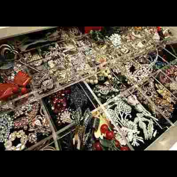 Welcome to my closet! YAY! I'm a TOP 10% SELLER!! - Picture 4 of 4