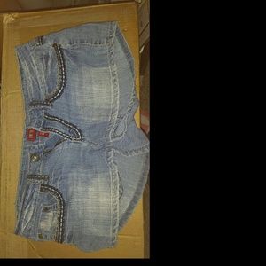 Stretchy denim shorts