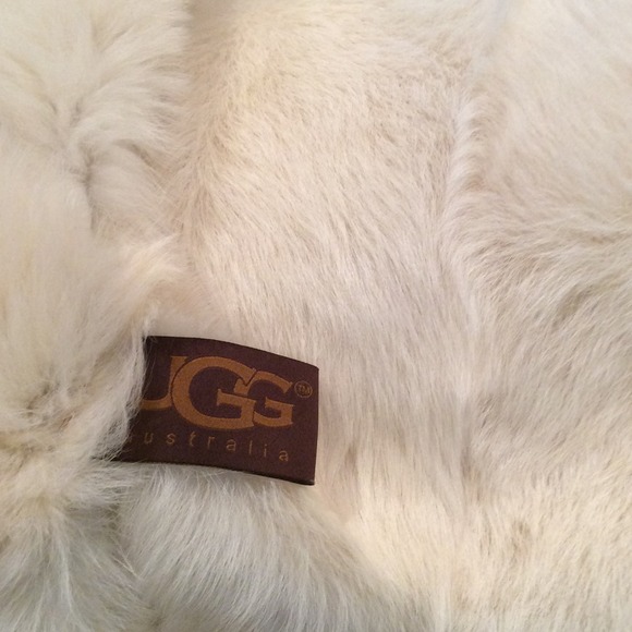 UGG LEATHER JACKET. ❤️️️PRICE DROP❤️. ️SOLD - Picture 3 of 3