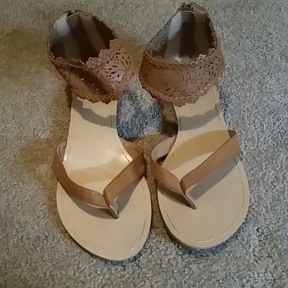 Adorable cognac sandals