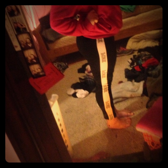 VICTORIA SECRET LEGGINGS