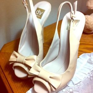 Beautiful Nude Dolce Vita heels💥💥💥