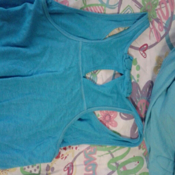 Hollister tank - Picture 3 of 4