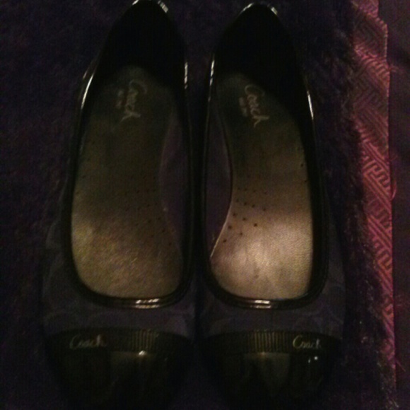 Coach flats