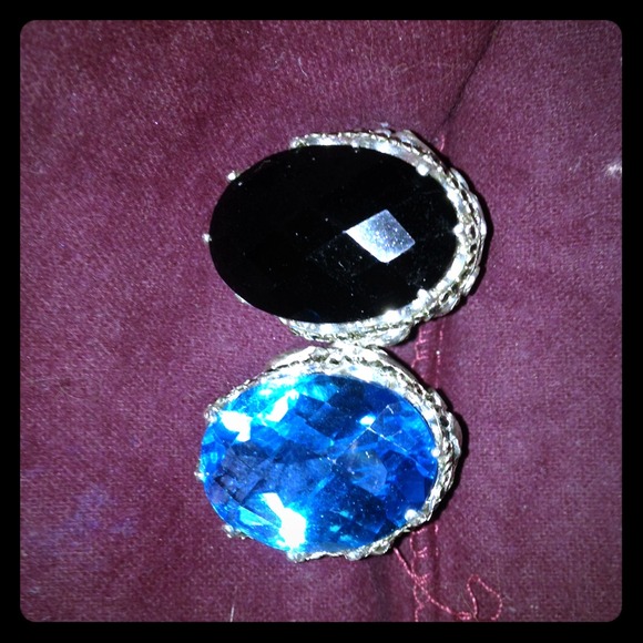 Dazzling  BLUE statement ring !!!!  " black sold "