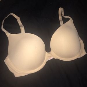Nude Victoria's Secret (PINK) bra