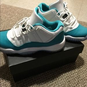 Aqua 11 Jordan 100% authentic