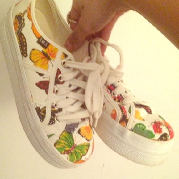 Platform vintage butterfly sneakers