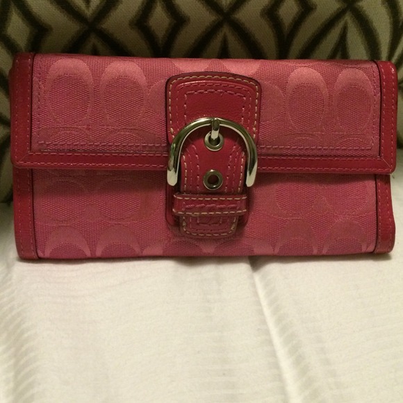 Pink coach wallet!