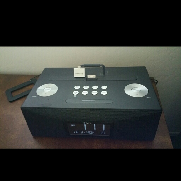 Sold Ihome Radio & Alarm Clock w+Remote Control - Picture 1 of 2