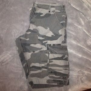 Men's black/grey camouflage cargo shorts