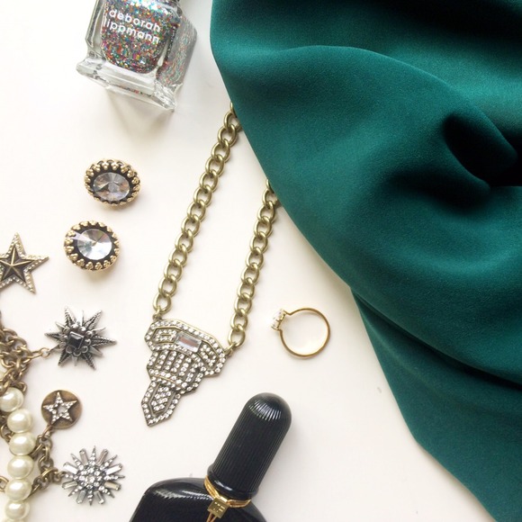 Jewelry - Deco Pendant Necklace