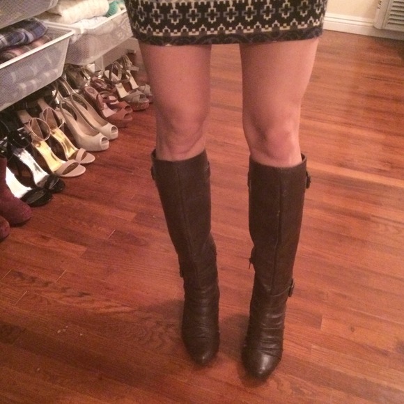 Jessica Simpson brown boots - form fitting