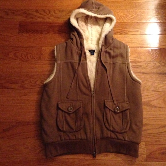 GAP vest with faux fur