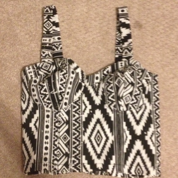 Cute Aztec crop top !!(: