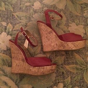 Steve Madden red patent wedges