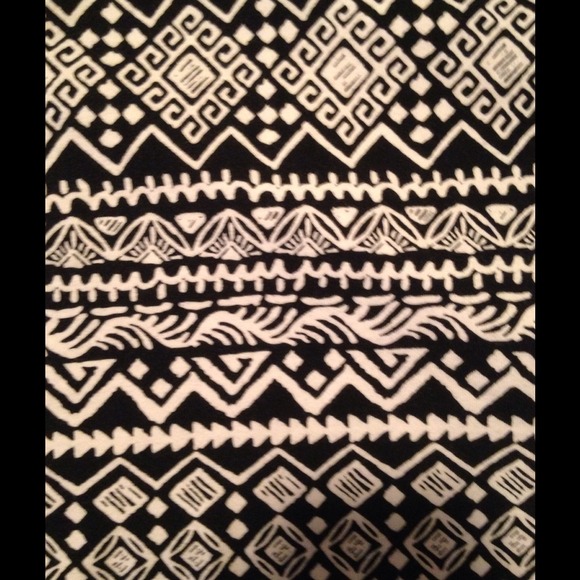 Aztec crop top - Picture 2 of 3
