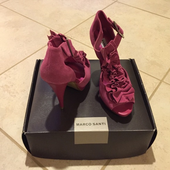 Ruffled heels