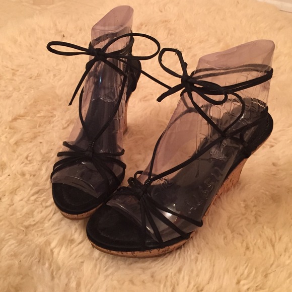 Nine West Strap up sandals