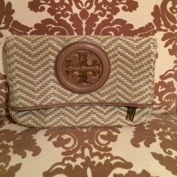 Today's my Birthday sale Authentic Tory B Clutch