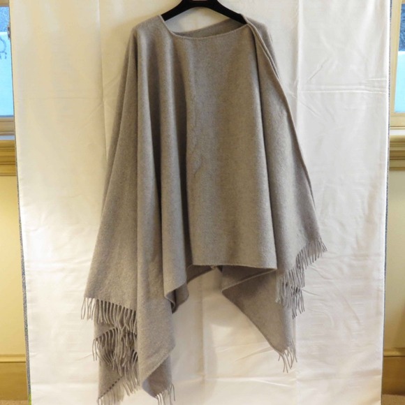 Armani shawl - Picture 1 of 2