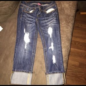 Almost Famous Capri Pants