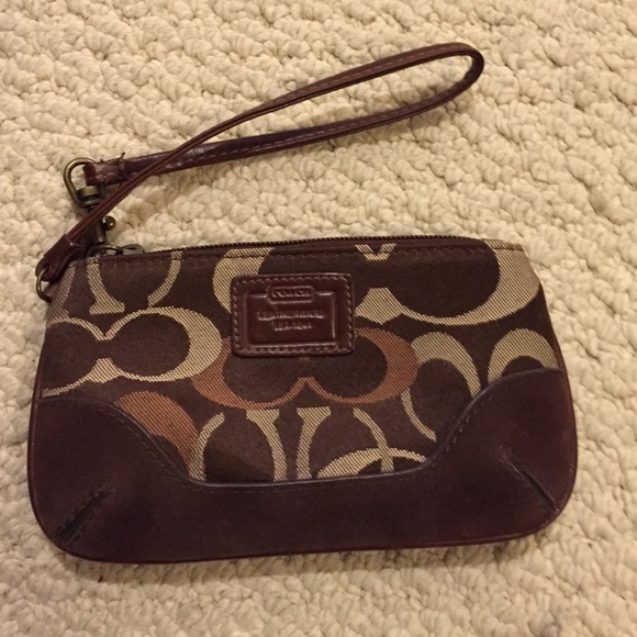 Coach wristlet - Picture 1 of 1