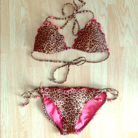 New❗Xhilaration Cheetah Print Bikini. Medium