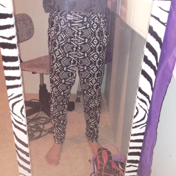 black and white Aztec flowy pants