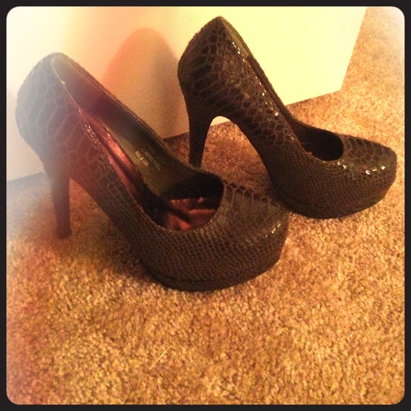 Olive Green Snake Print Heels