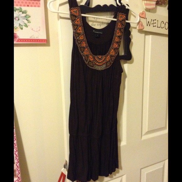 Brown beaded neckline tunic - Picture 2 of 2